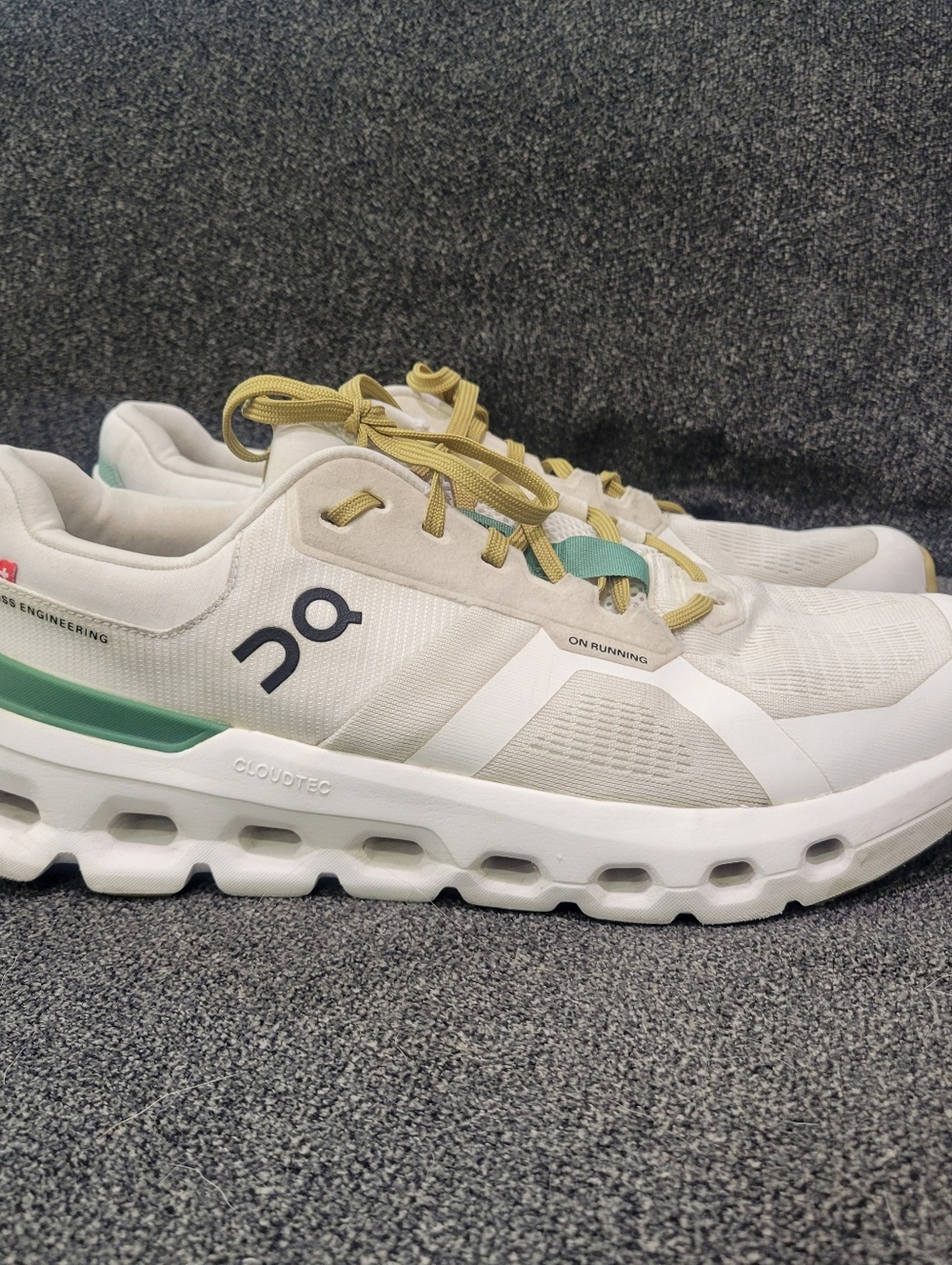 OnCloud Mens Cloudrunner 2 White Running Shoes Sneakers Size 11.5
